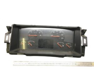 Volvo műszerfal óra teherautókhoz – 70392912, 70393853, 70395665, 70398547, 70398585, 22170119, 22205475, 22672539, 70378703