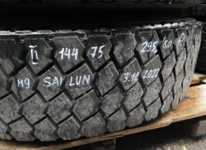 Scania kerék 295/80r22. 5 sailun 144/75 3. 10. 2022