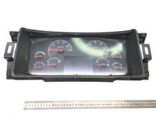 Műszerfal óra Volvo-hoz – Különböző modellek (70398585, 70329295, 70378703, 70392912, 70393853, 70395665, 70398547, 22170119, 22205475)