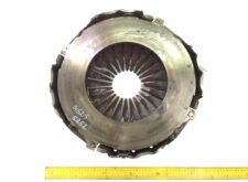 Kuplungnyomólap Mercedes – Kódok: A0242507103, A0232502901, A0232503001, A0242507003, A0252503601, A0252506001, A0272504101, A0272509901, A0252506101, A0272504201, A0272505201