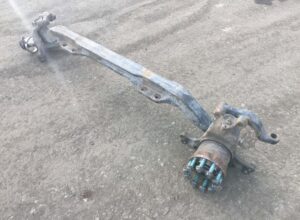Első tengely keresztmerevítő mercedes – alkatrész kódok: 9603311701, 9603312601, 9603321101, 9603320202, a9603311701, a9603312601, a9603321101, a9603320202