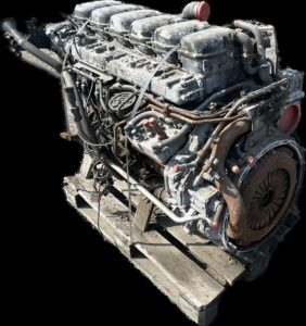 Scania hosszabbított motor, 2032551-572719 kóddal, raklapra szerelve