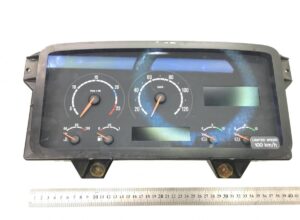 Műszerfal óra scania, sebességmérő és fordulatszámmérő, 100 km/h korlátozás