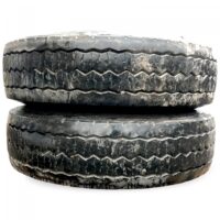 Készlet 2 Volvo gumiabroncs 295/80R22.5 225×825-22