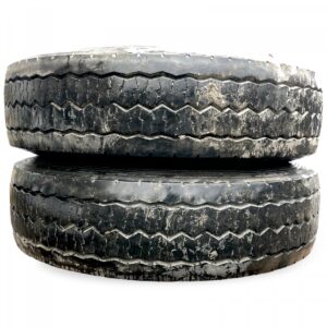 Készlet 2 volvo gumiabroncs 295/80r22. 5 225×825-22