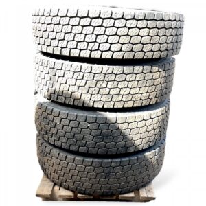 Volvo teherautó gumiabroncs szett 4 db 295/80r22. 5