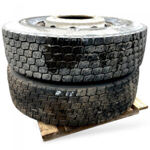 Készlet 2 volvo kerék 295/80r22. 5 225×825. 14