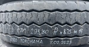 Scania kerék 295/80r22. 5 235/80 p v8. 25 m14 2320 yokohama 7. 02. 2023