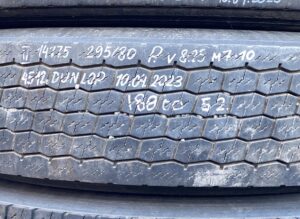 Scania kerék 295/80r22. 5 8. 25×22. 5 dunlop 10. 04. 2023