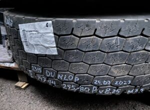 Scania dunlop kerék 295/80r22. 5 v8. 25 m7. 5