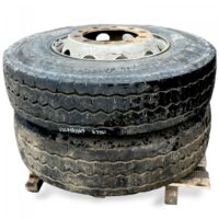 Készlet 2 Scania kerék 295/80R22.5 225×825-15