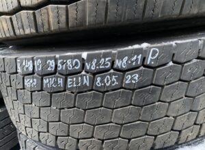 Michelin kerék 295/80r22. 5 8. 25 v8:11 p
