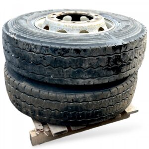 Készlet 2 volvo kerék 295/80r22. 5 225×825 11