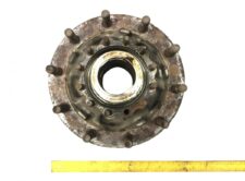 Tengelytárcsás kerékagy bal motoros Volvo (Kódok: 85107753, 7485107753, 20516957, 20535263, 7420535263, 7420535264, 85103803, 20567394, 20428193, 21575071, 22105672, 22105678)