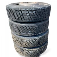 4 db Volvo 305/70 R22.5 Goodyear gumiabroncs szett