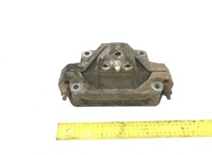 Hátsó bal motor tartó volvo 20401260 1613624 3181067 3181068