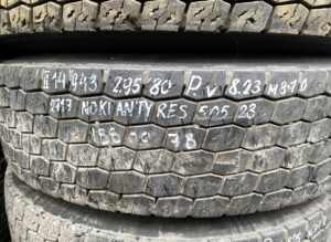 Scania kerék 295/80r22. 5 nokian gumi