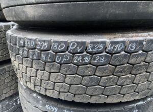 Scania kerék 295/80r22. 5 8. 25 mtd 13