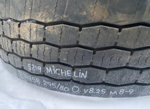 Michelin kerék 295/80r22. 5 v8. 25 m8-9 5219 volvo-hoz