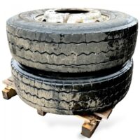 Készlet 2 Volvo kerék 305/70R22.5 225×825
