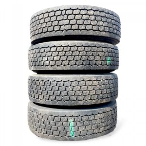 Szett 4 volvo gumiabroncs 225×825 305/70r22. 5