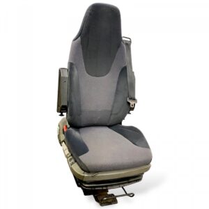 Volvo vezetőülés – modell 8878100 – szürke/fekete
