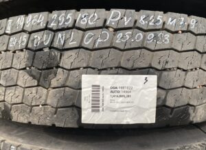 Volvo kerék 295/80r22. 5 dunlop 25. 09. 23