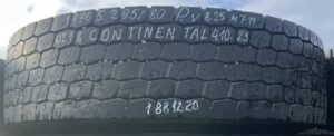 Continen kerék 295/80r22. 5 0218