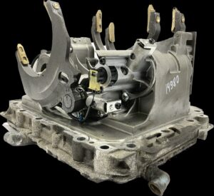 Volvo sebességváltó fedél – kódok: 20817639, 20971771, 21314140, 21571887, 21484415, 22117097, 22780683, 85020893, 20775880, 20775878, 20817640, 21314171