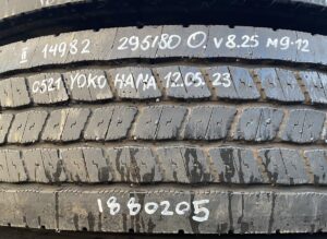 Volvo kerék 295/80r22. 5 8. 25 mg:12 yokohama 0521 12. 05. 23