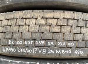 Volvo kerék 275/70r22. 5 225×75 225×8. 25-20 bridgestone 14990