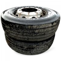 Készlet 2 kerék Volvo 305/70R22.5 225×8.25/31