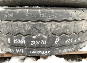 Goodyear gumiabroncs 275/70 r22. 5 dot 4417 (2022. 12. 06)
