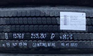 Continental 295/80 r22. 5 kerék volvohoz, dot 1504, gyártva 2022. 11. 14