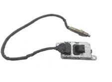 NOx szenzor Volvo – Kompatibilis kódok: 7422827993, 22219283, 22315990, 22827993, 21984358, 201567736, 21387788, 20873395, 20873117, 20751663, 21567736, 85023781, 85029781
