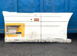 Bal oldali spoiler scania (kód 2027318) – fehér/narancs, használt