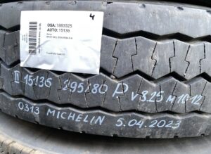 Volvo 295/80 r22. 5 michelin kerék