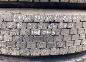 Dunlop volvo kerék 295/80r22. 5 8. 25 m8. 9