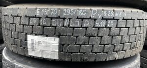 Dunlop d 295/80 r22. 5 151/70 m+s gumiabroncs 9. 10. 23