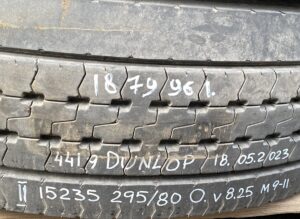 Scania kerék 295/80 r22. 5 dunlop 15235