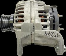 Volvo generátor különböző modellekhez, OEM kódok: 21429787, 85003357, 85009357, 85020824, 85026824, 20409420, 20466317, 20849352, 5010589551, 20409240, 20849351, 21429786, 85020820, 7421429789, 742086