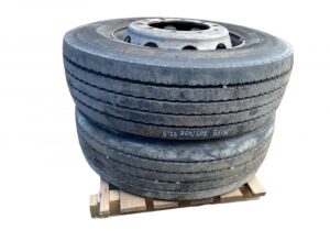 Készlet 2 db volvo 305/70r22. 5 225×825 kerék