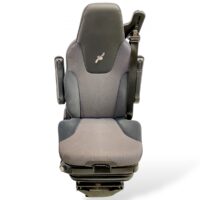 Volvo vezetőülés – Ergonomikus modell kartámaszokkal és beépített biztonsági övvel