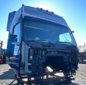 Volvo teherautó kabinburkolat (kódok: 85103677, 85115951, 85108938)