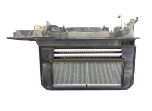 Radiátorburkolat scania fülkéhez – kódok: 1895575, 1878782, 2251191, 1772726, 1863970, 1853477