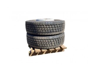 Készlet 2 kerék 275/70r22. 5 – 225×8. 25 volvo-hoz