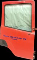 Jobb ajtó Scania teherautó, piros, Helsinki, Tero Mähönen Oy