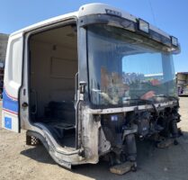 Hiányos Scania teherautó fülke – elérhető alkatrészek