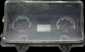 Műszerfal óra scania-hoz, cikkszámok: 1919012, 2627462, 2491740, 2430954, 2286661, 2311532, 2303230, 2195594, 2061581, 2052208, 2020194, 1929122