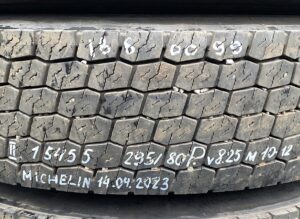 Volvo kerék 295/80r22. 5 michelin 14. 04. 2023